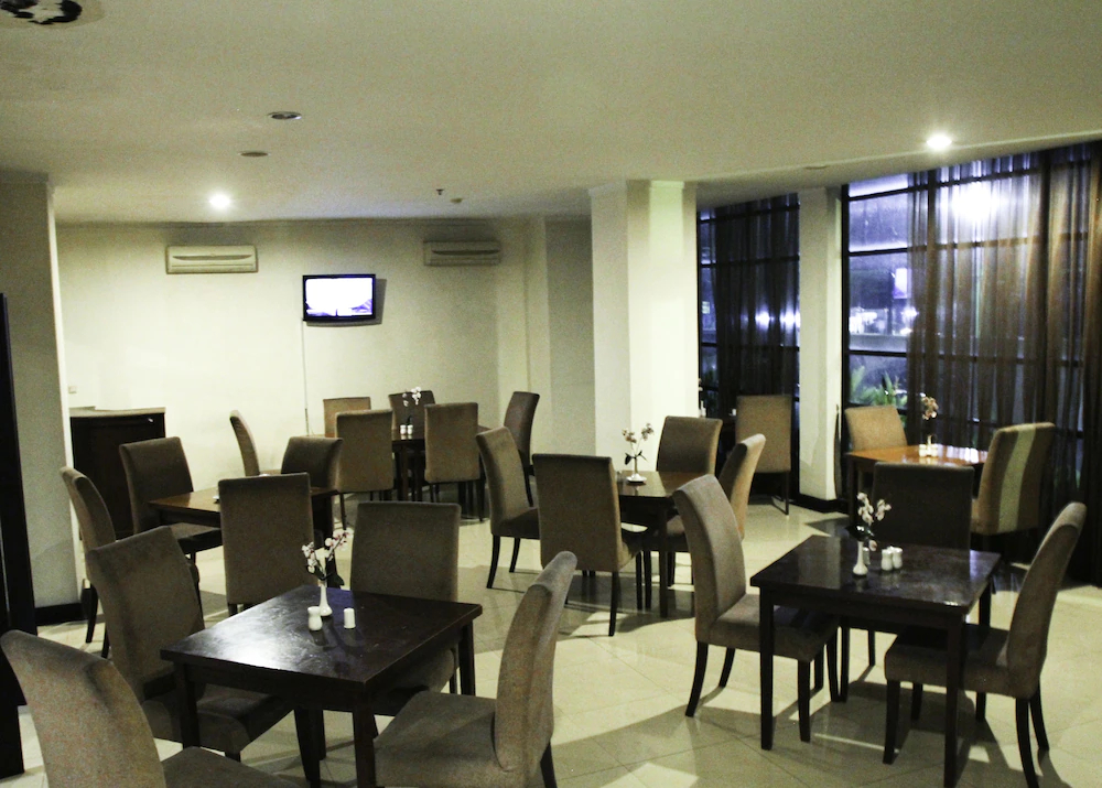 N1 Hotel