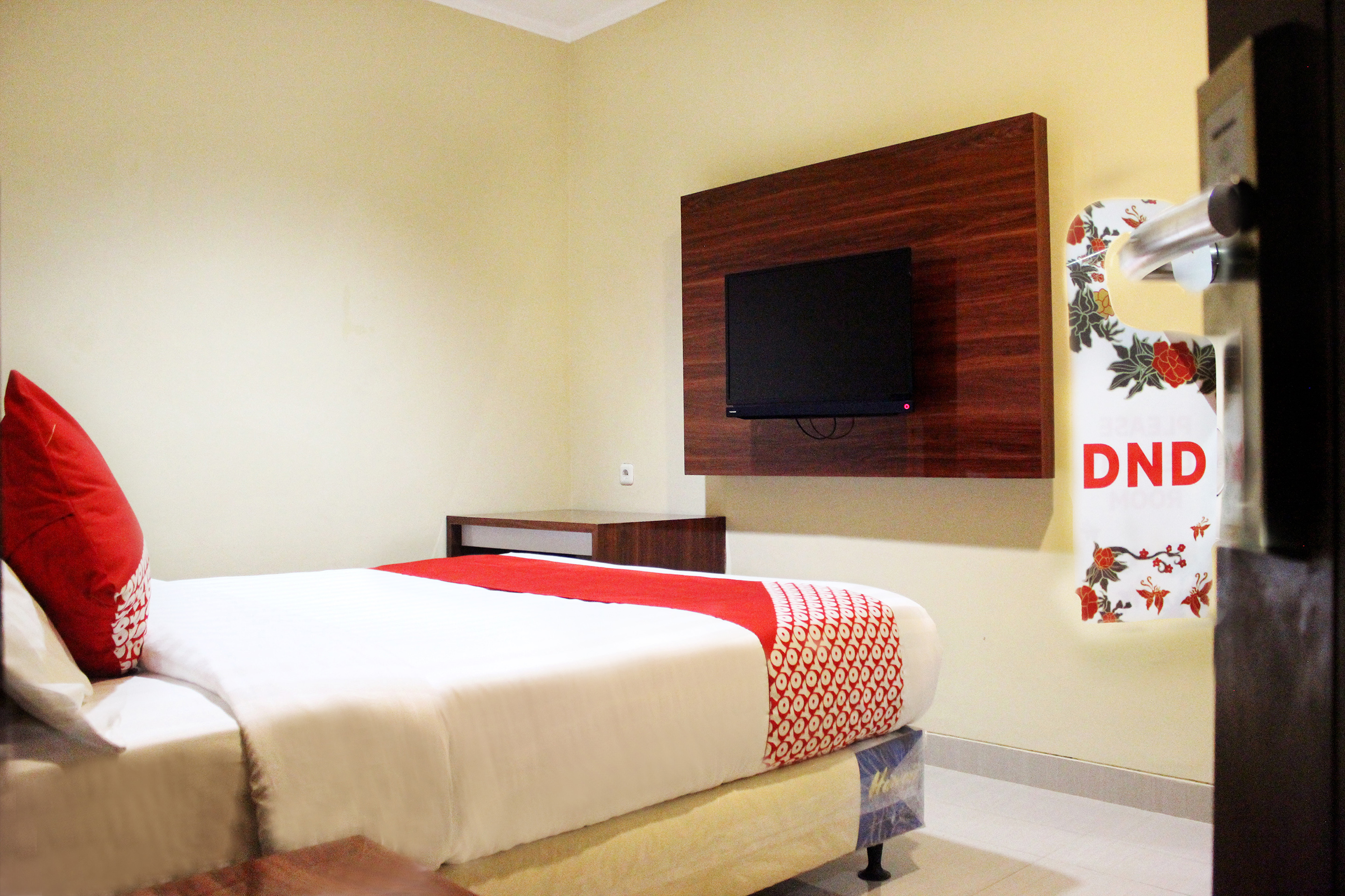 Urbanview Hotel Bes Mangga Besar