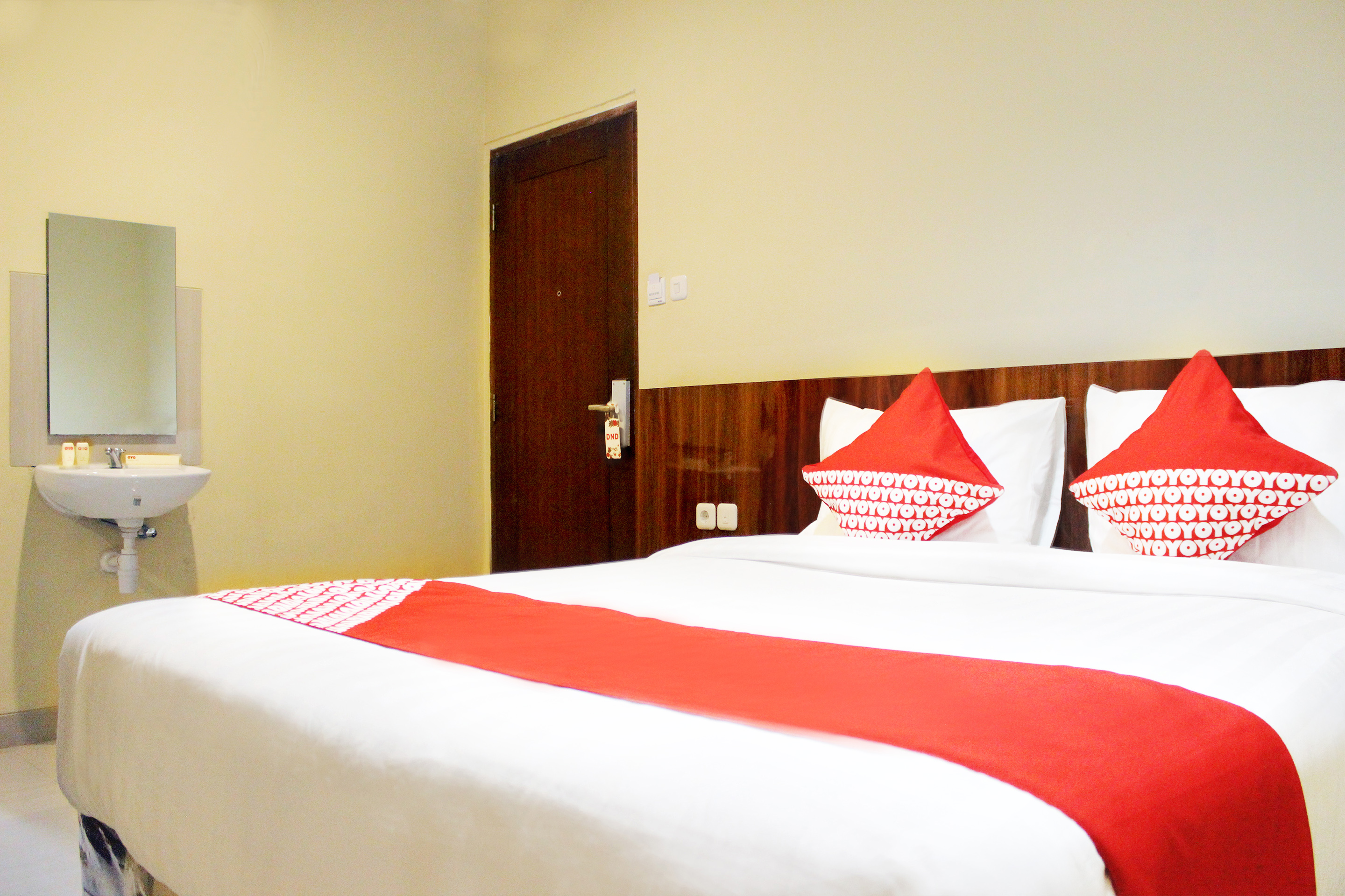 Urbanview Hotel Bes Mangga Besar