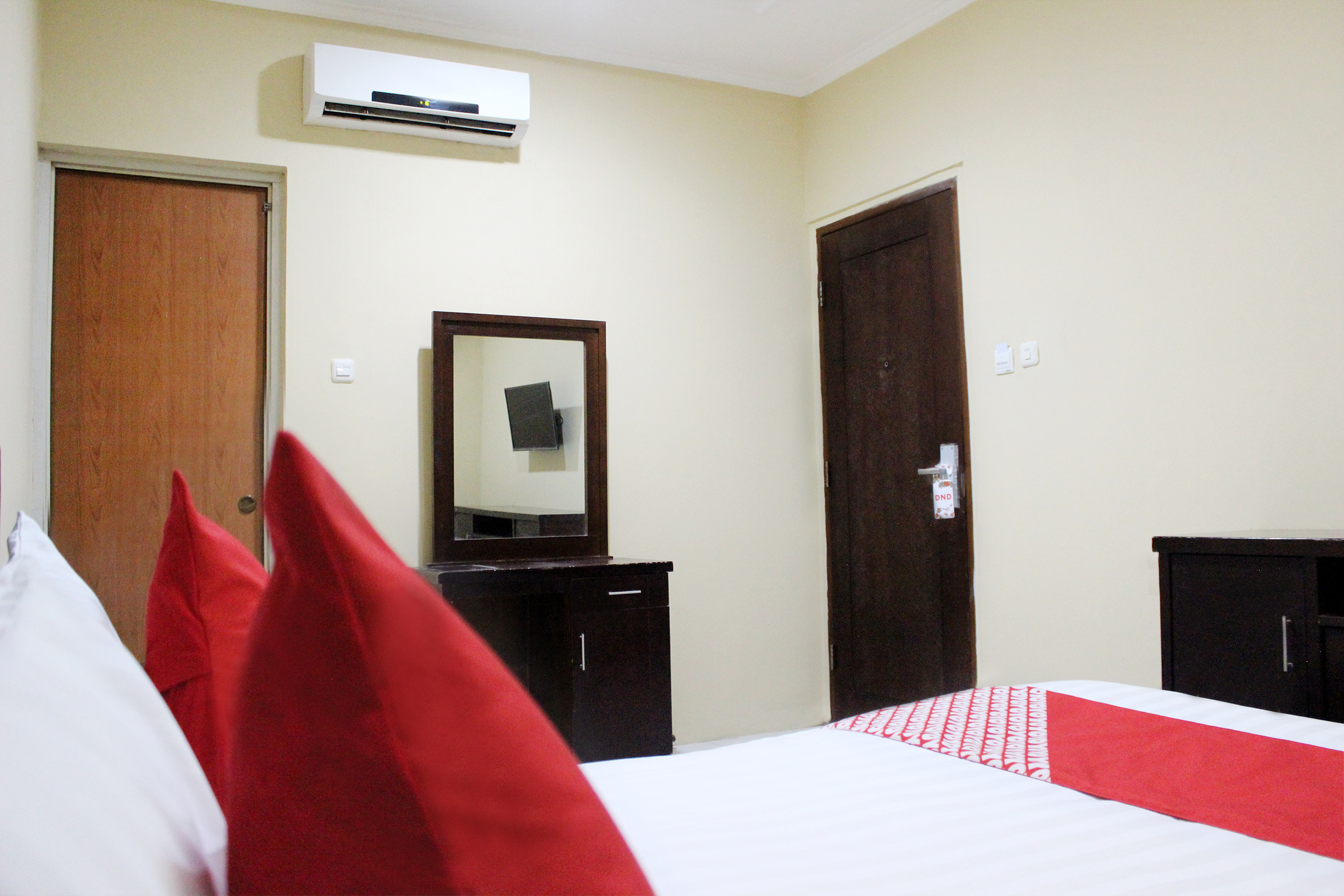 Urbanview Hotel Bes Mangga Besar