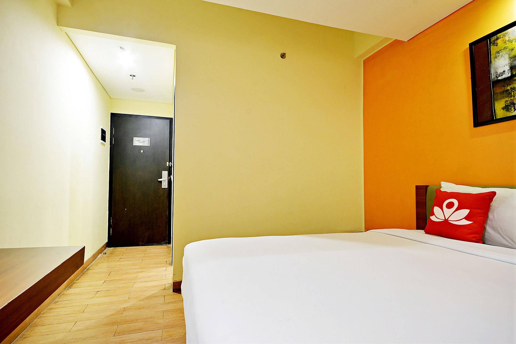 Nite & Day Jakarta Bandengan by ZEN Rooms