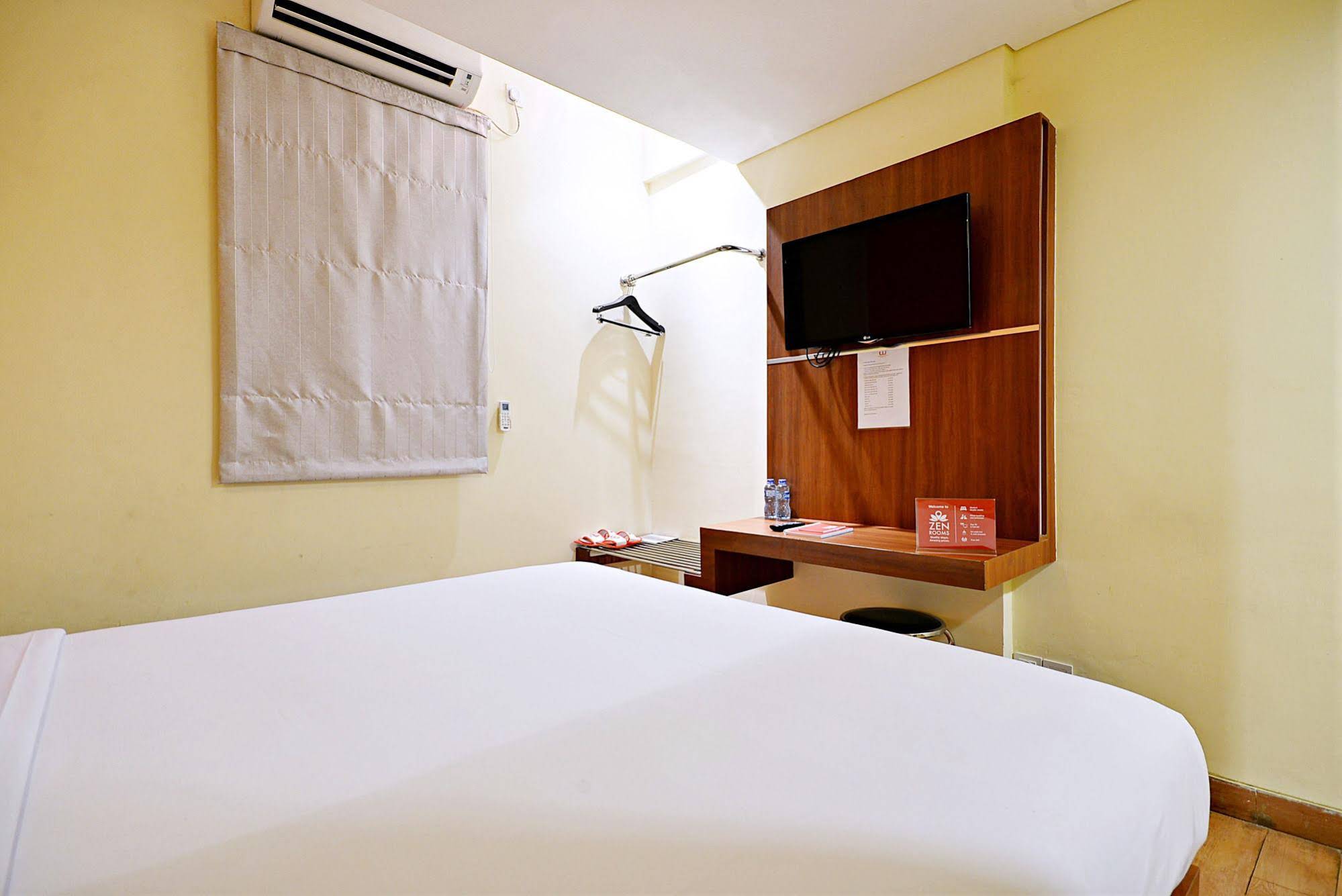 Nite & Day Jakarta Bandengan by ZEN Rooms