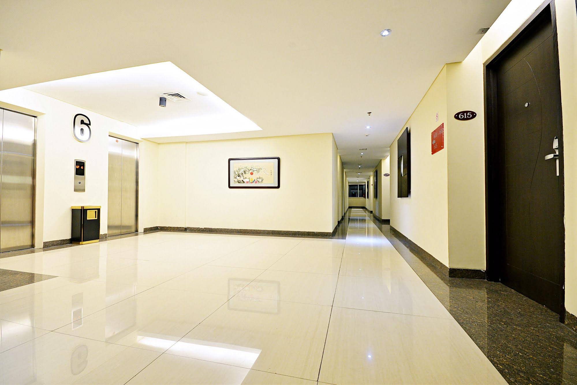 Nite & Day Jakarta Bandengan by ZEN Rooms