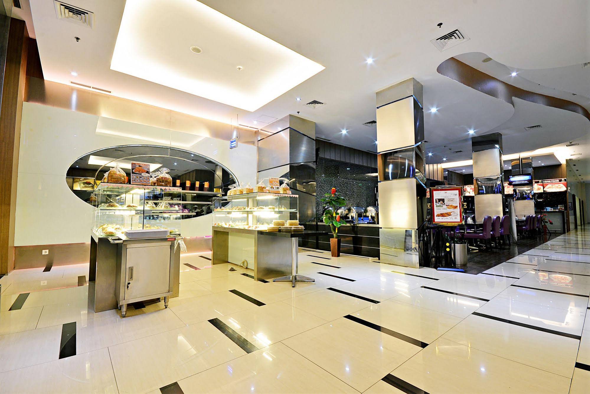 Nite & Day Jakarta Bandengan by ZEN Rooms