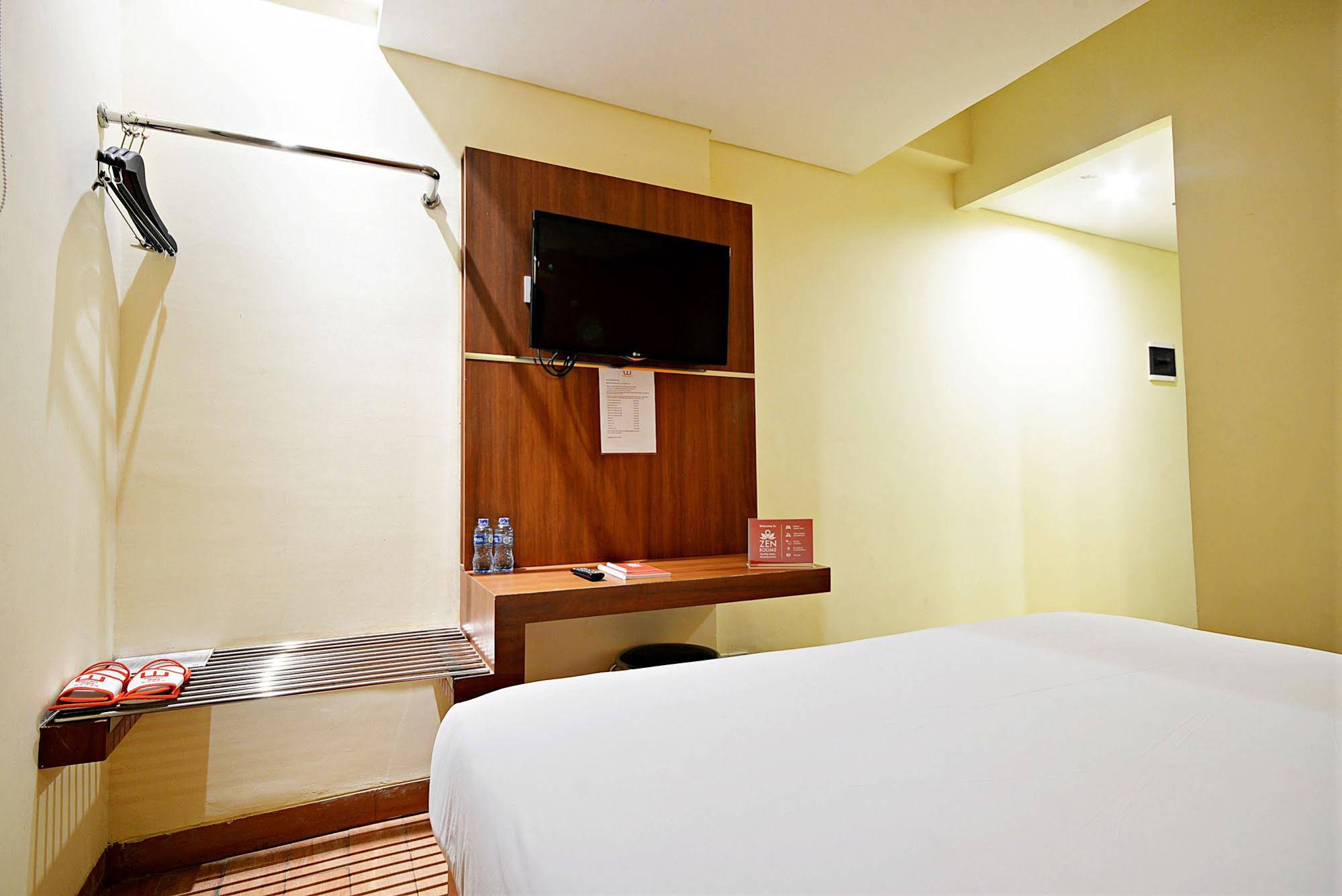 Nite & Day Jakarta Bandengan by ZEN Rooms