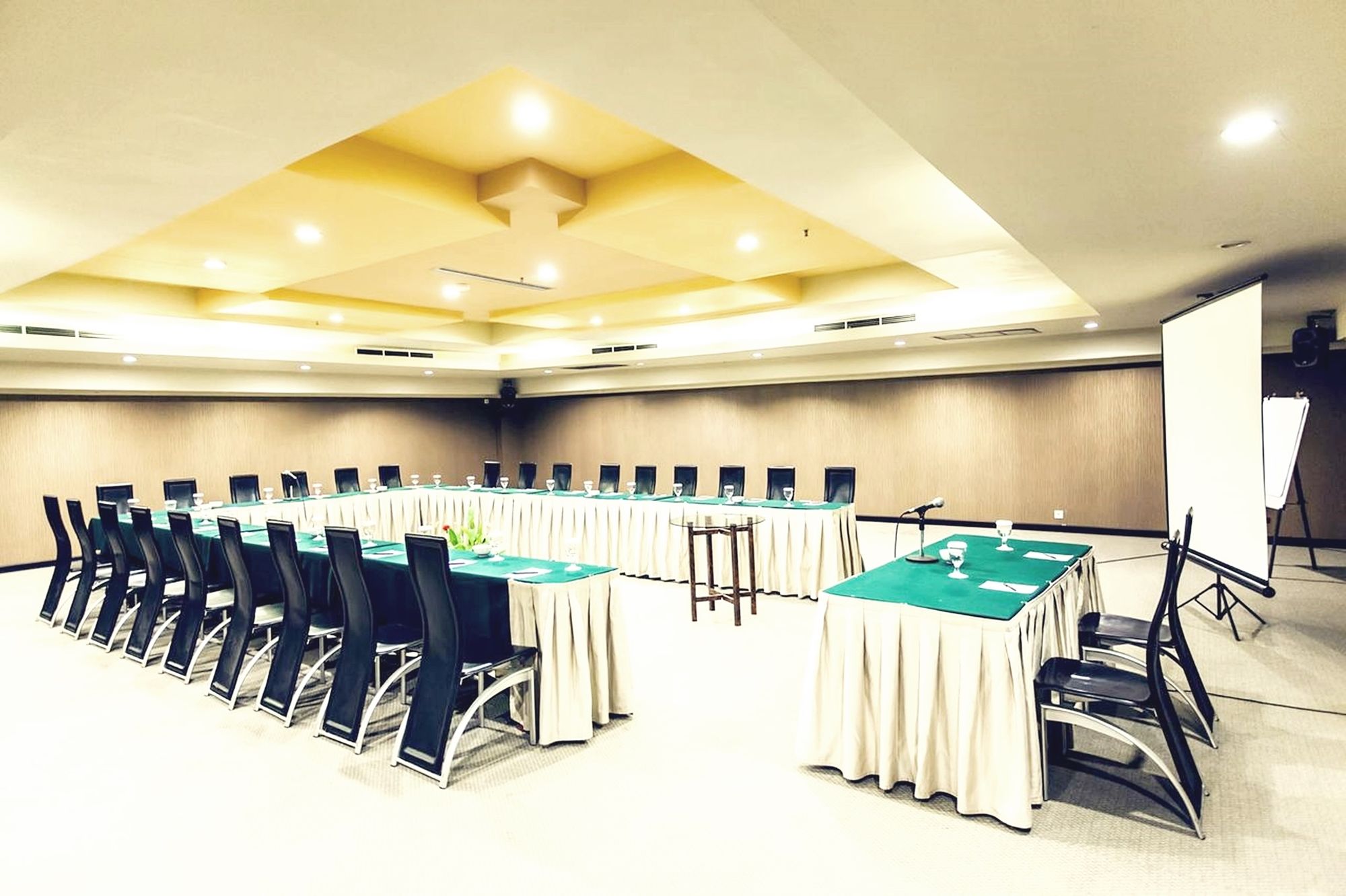 Orchardz Hotel Industri