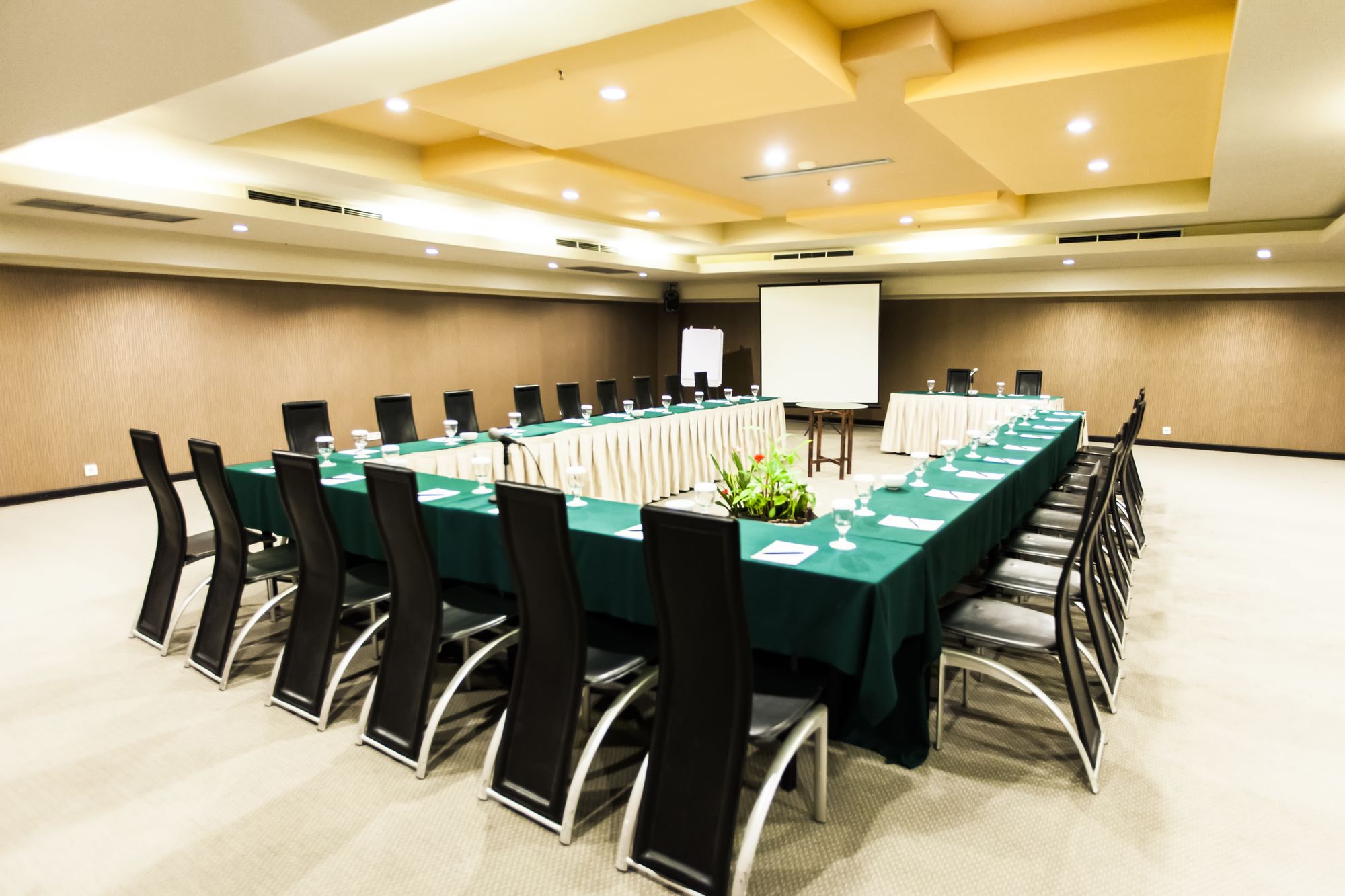 Orchardz Hotel Industri