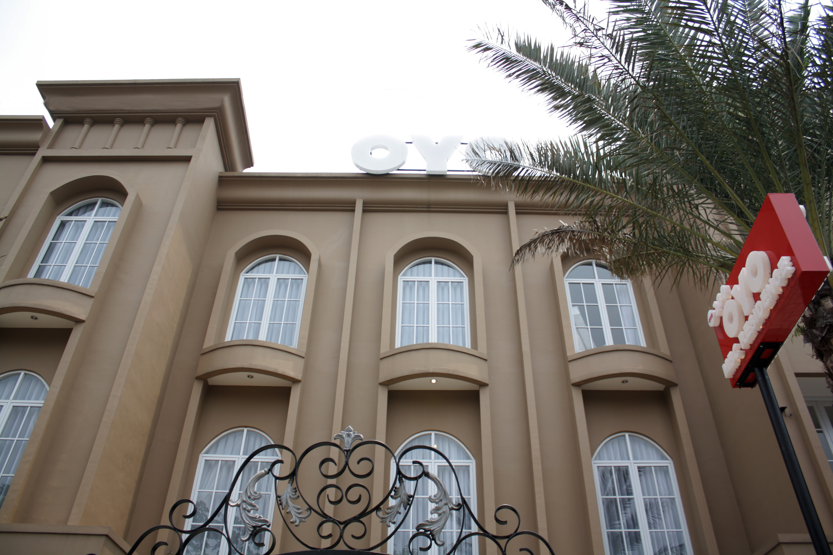 OYO 130 Mbc Residence