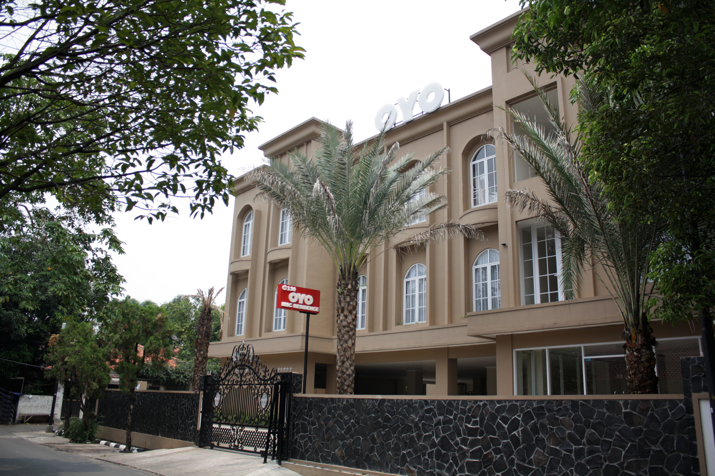 OYO 130 Mbc Residence