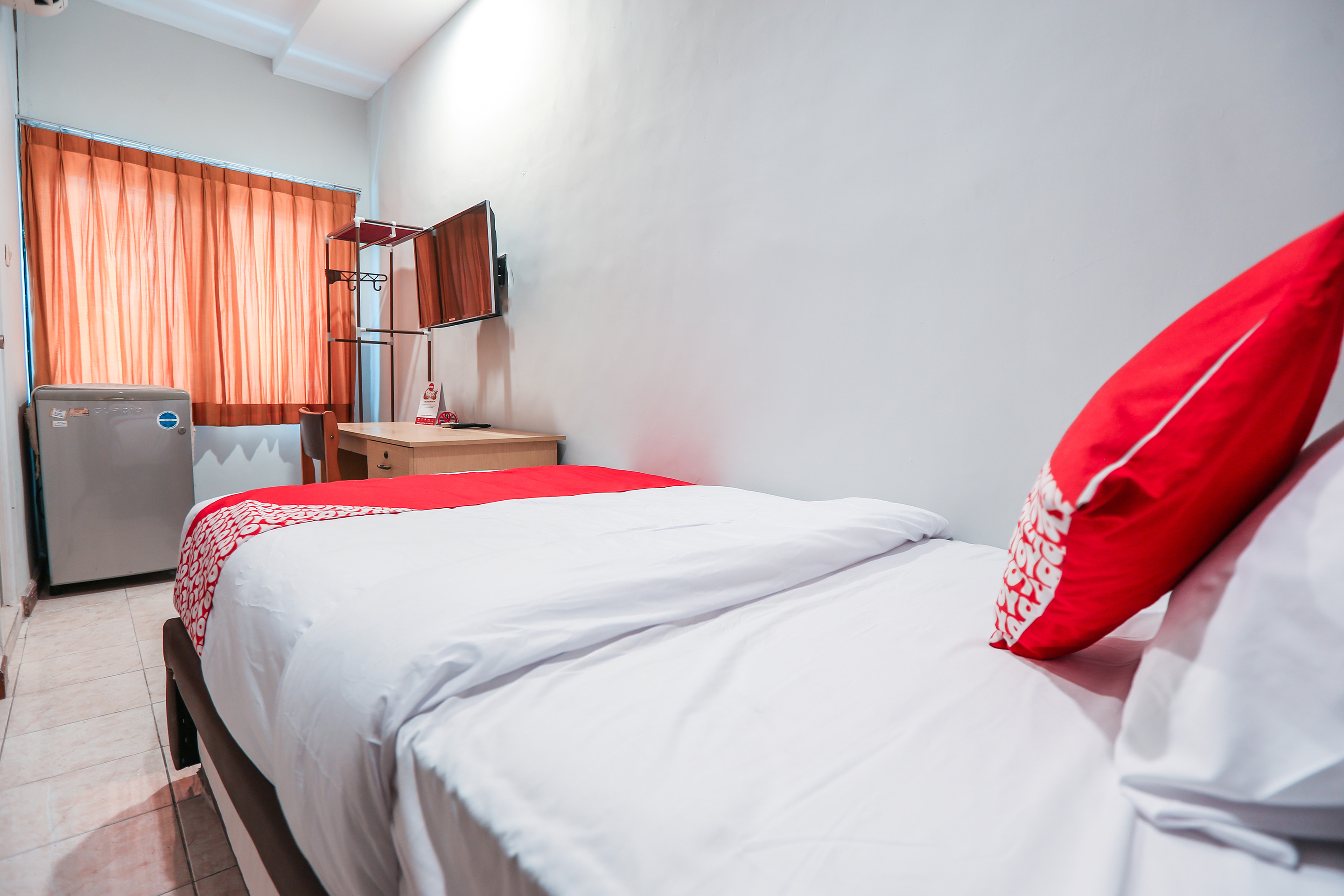Menteng Guest House by OYO Rooms