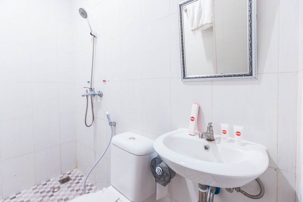 OYO 1422 My Home At Ancol