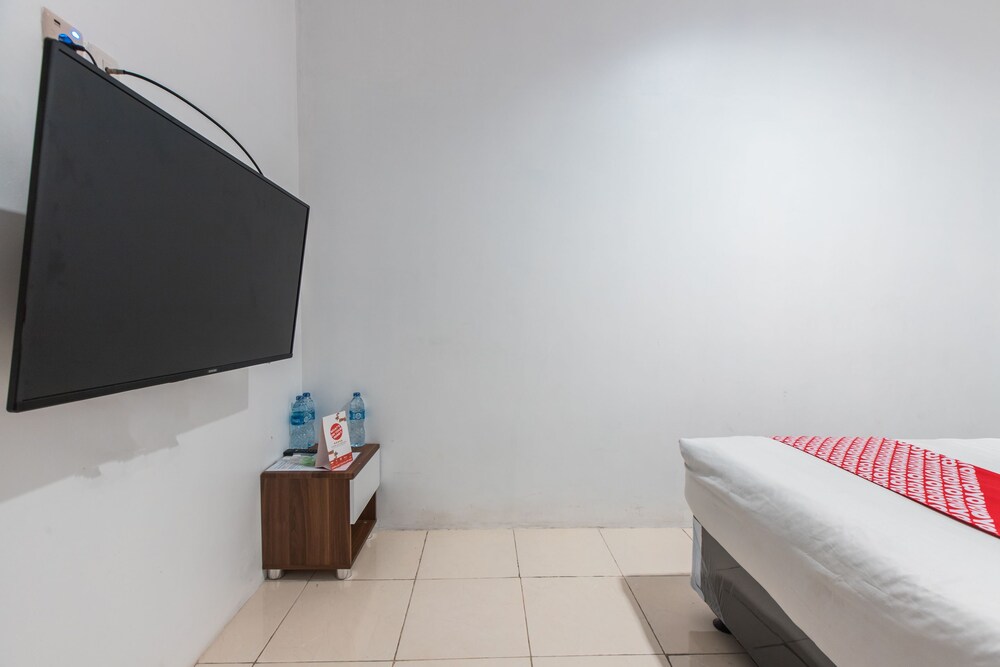 OYO 1422 My Home At Ancol