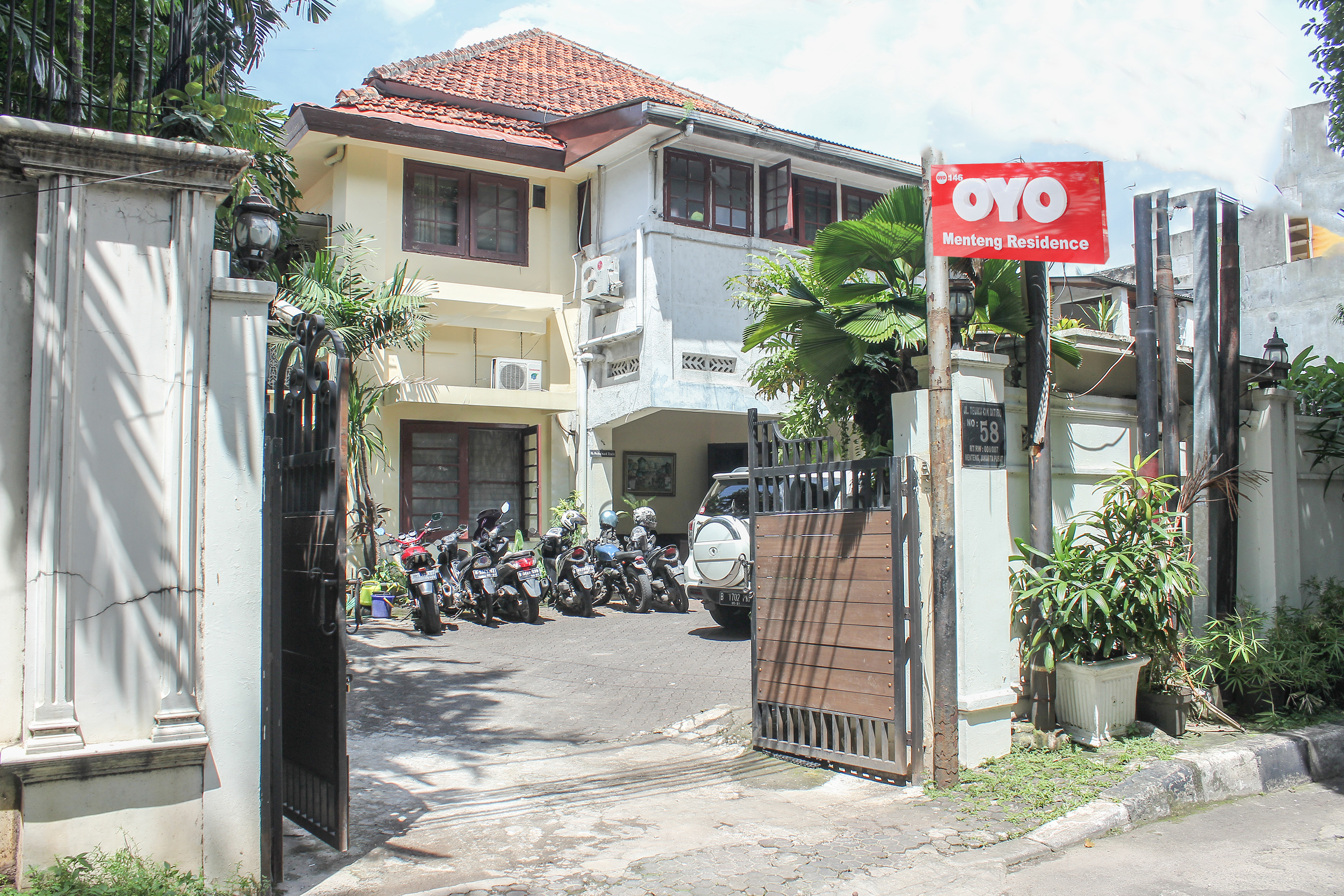 OYO 146 Menteng Residence