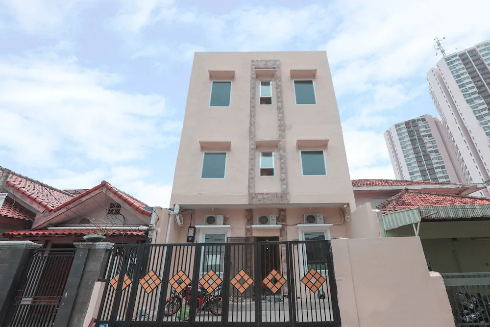 OYO 285 Taman Rasuna Asri Residence