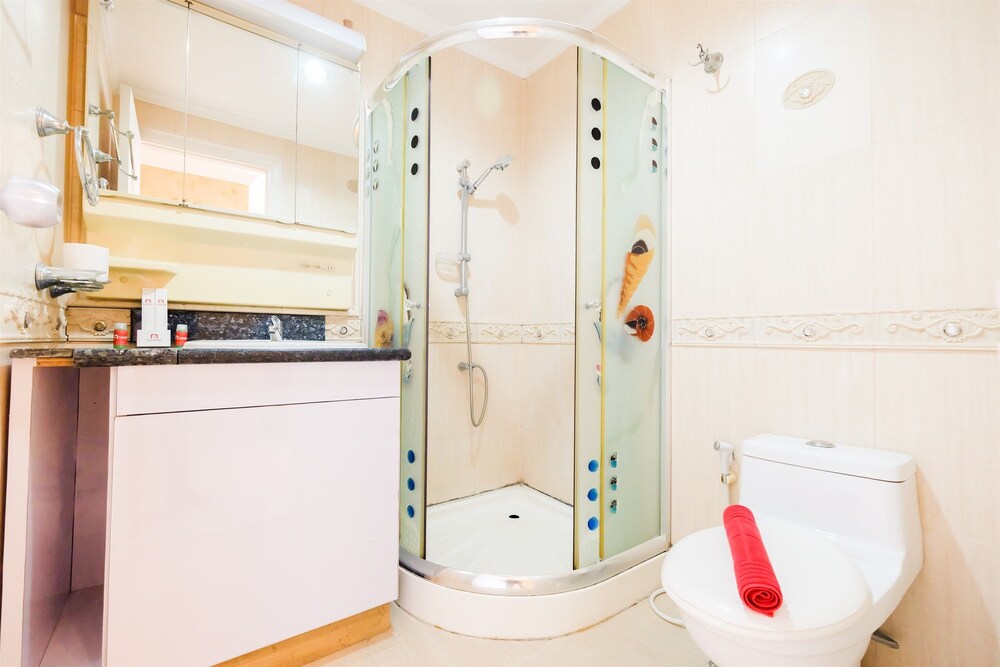 Paladian Park Apartment