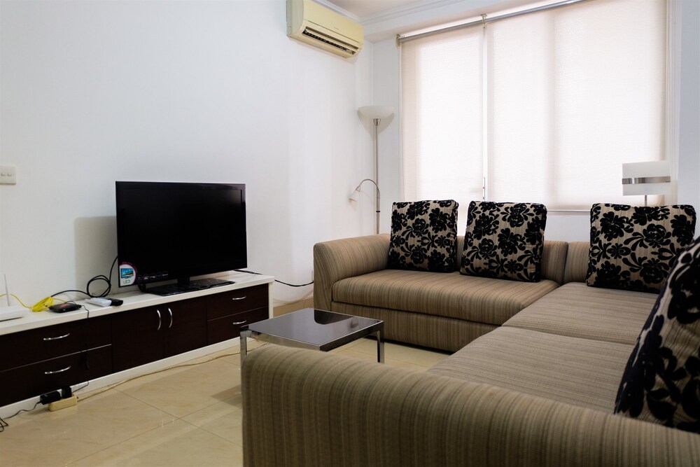 Paladian Park Apartment