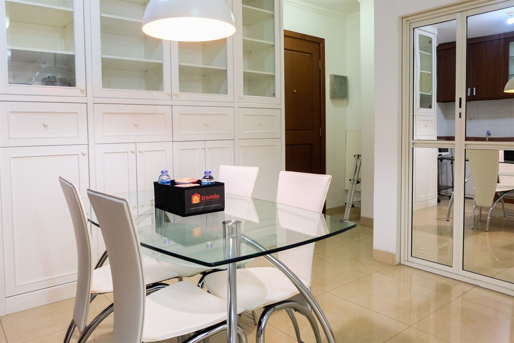 Paladian Park Apartment