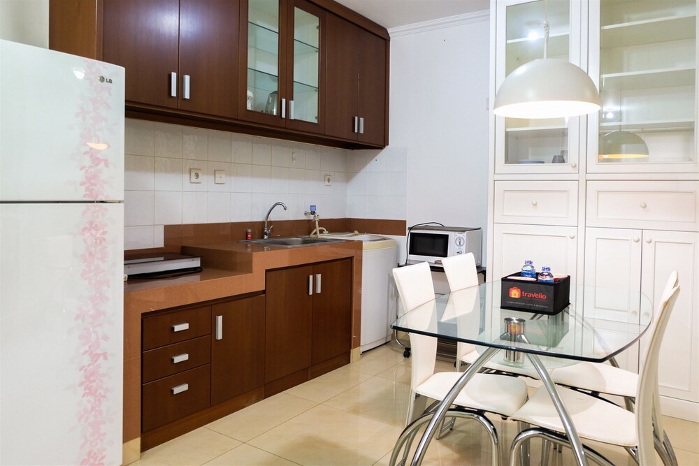 Paladian Park Apartment