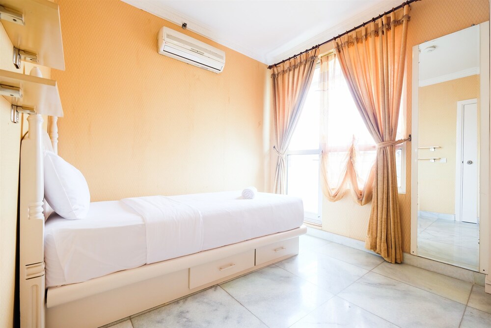 Paladian Park Apartment