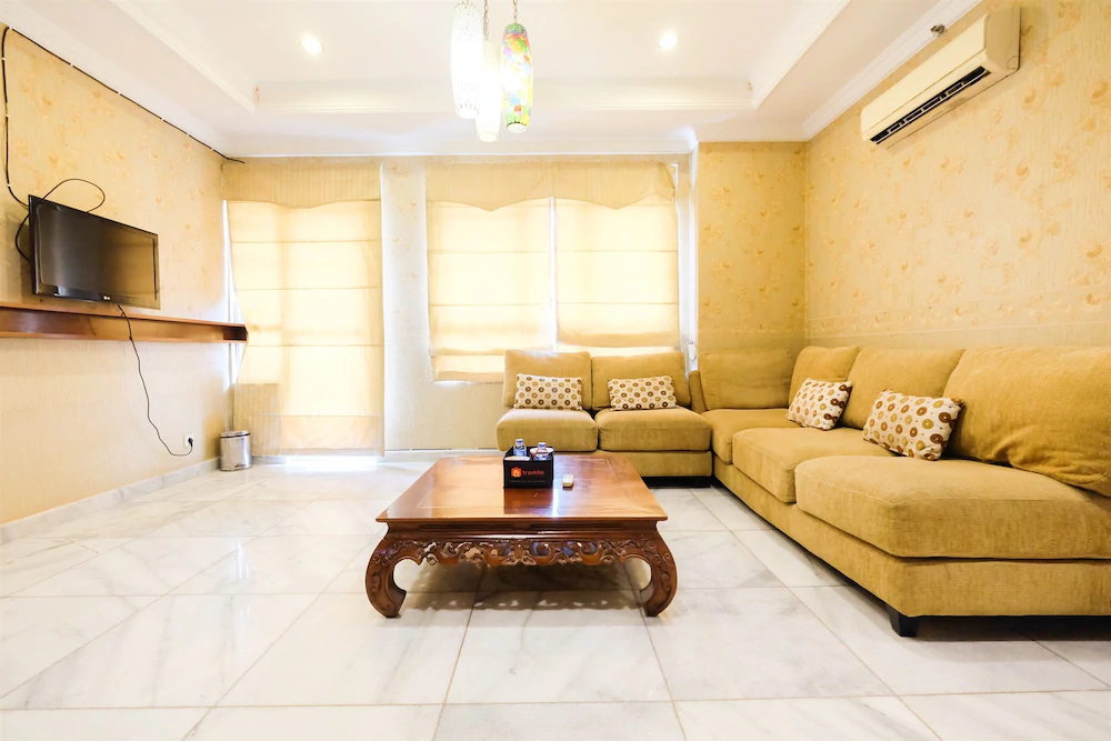 Paladian Park Apartment