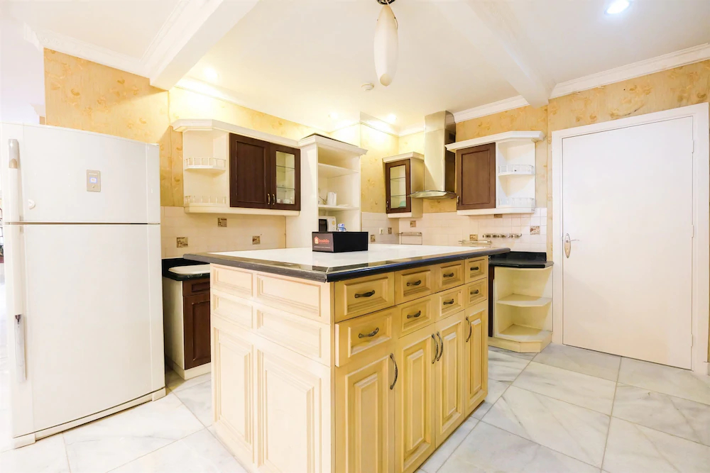 Paladian Park Apartment