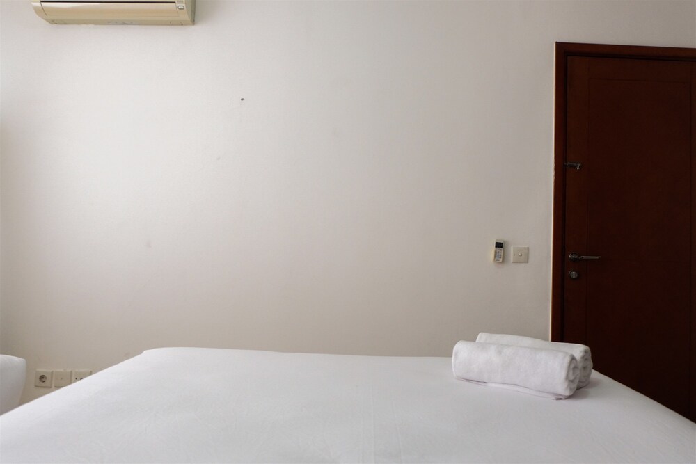 Paladian Park Apartment