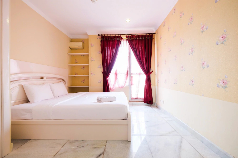 Paladian Park Apartment