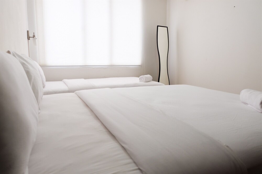 Paladian Park Apartment