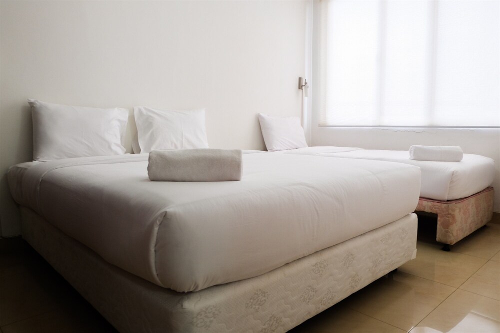 Paladian Park Apartment