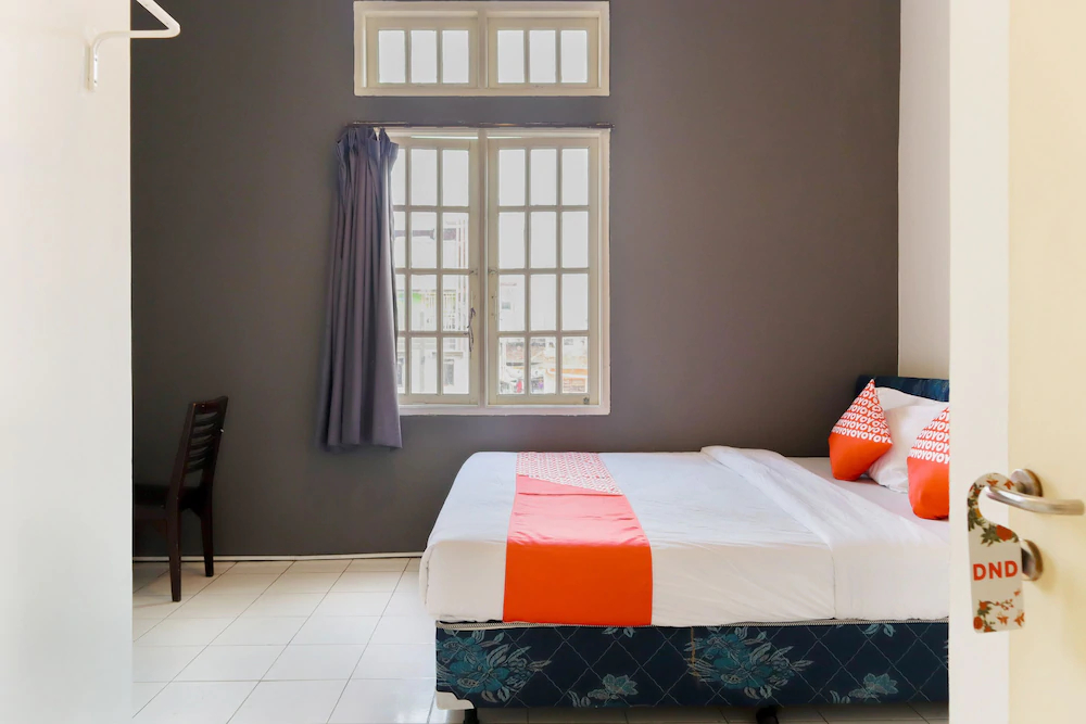 Pasar Baru Inn by OYO Rooms