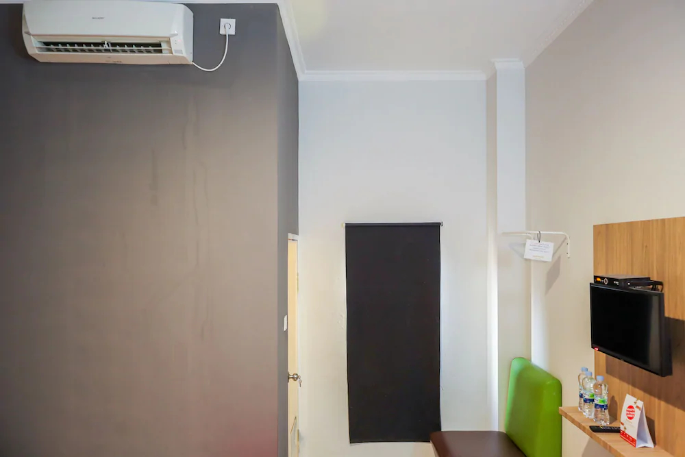 Pasar Baru Inn by OYO Rooms