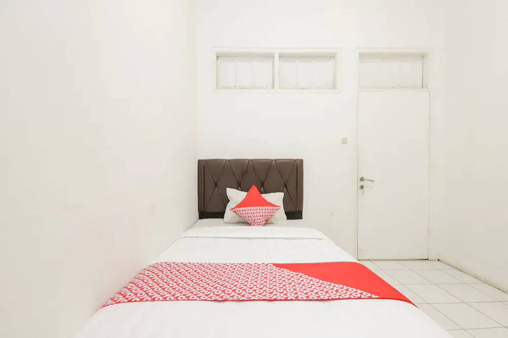 Pasar Baru Inn by OYO Rooms