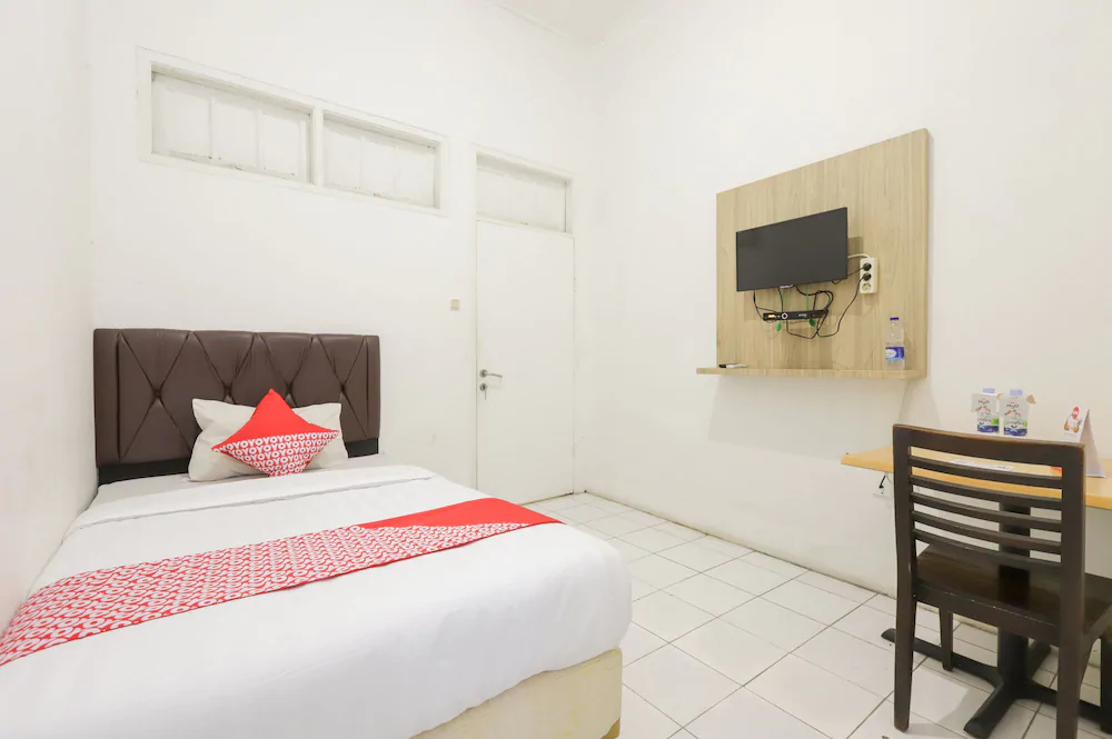 Pasar Baru Inn by OYO Rooms
