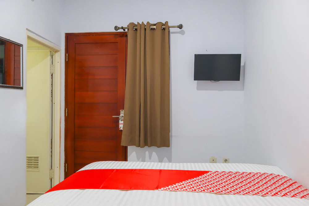 Paulus Residence by OYO Rooms