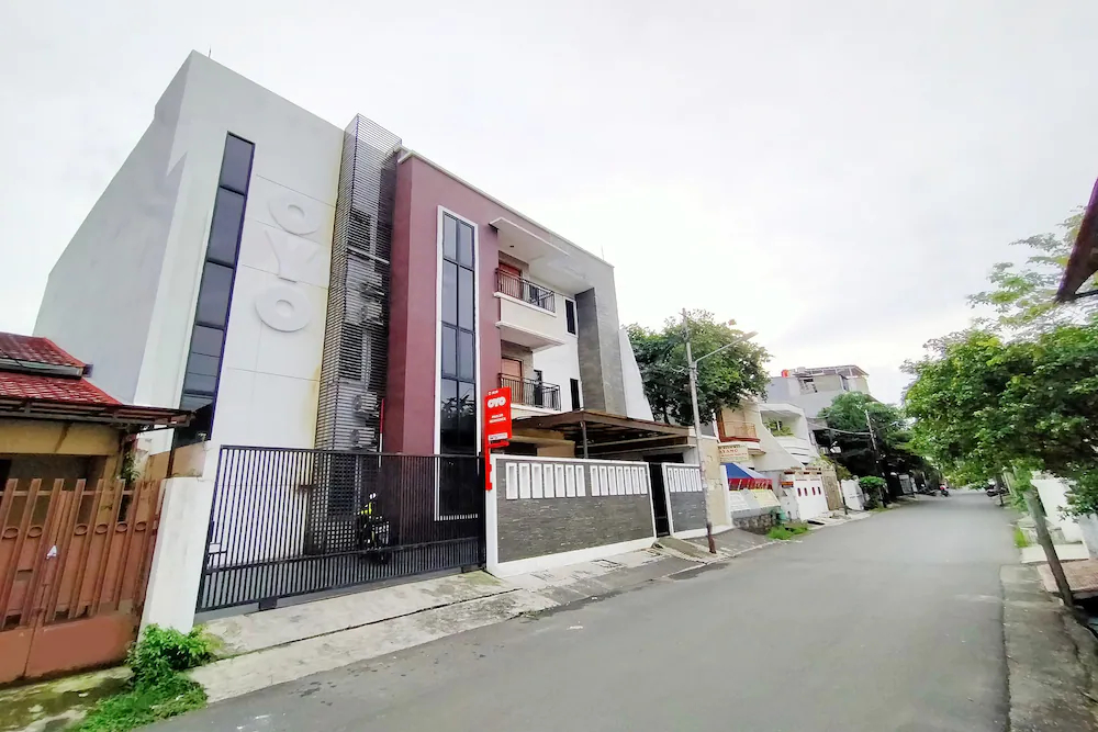 Paulus Residence by OYO Rooms