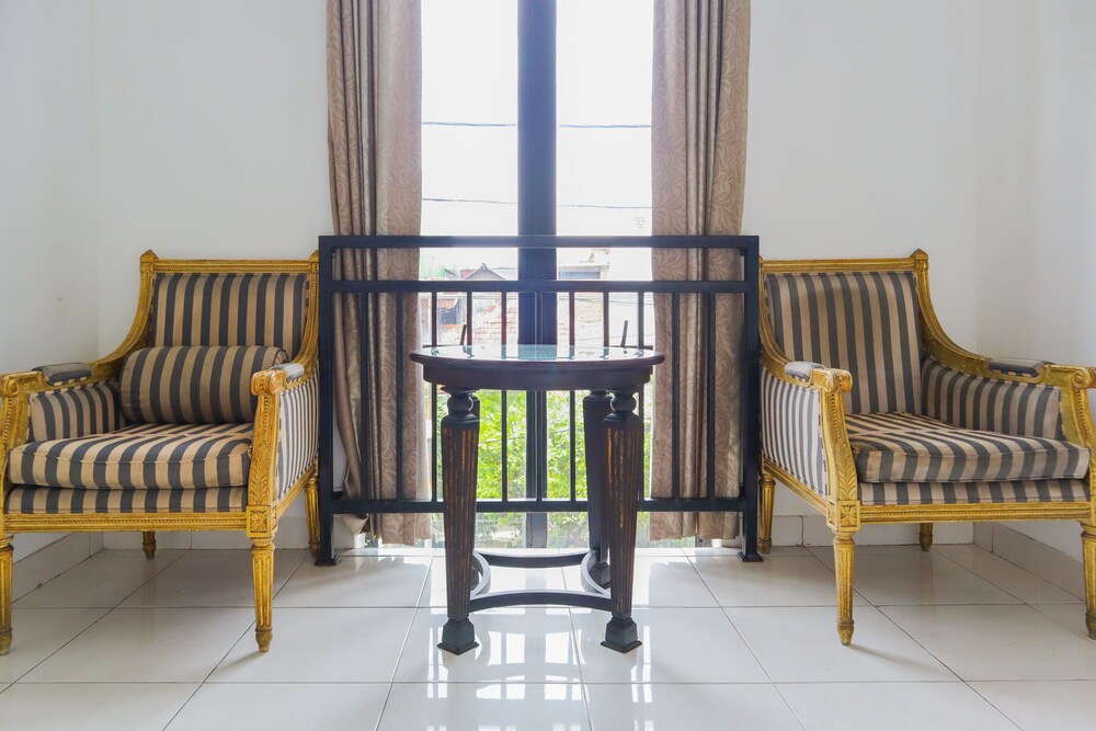 Paulus Residence by OYO Rooms