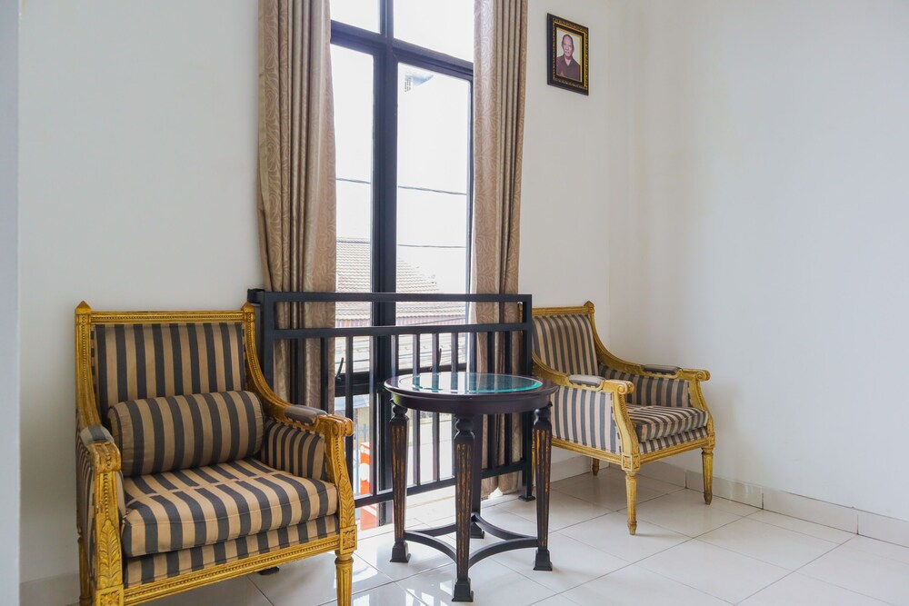 Paulus Residence by OYO Rooms