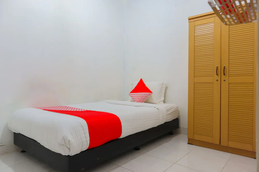 Paulus Residence by OYO Rooms