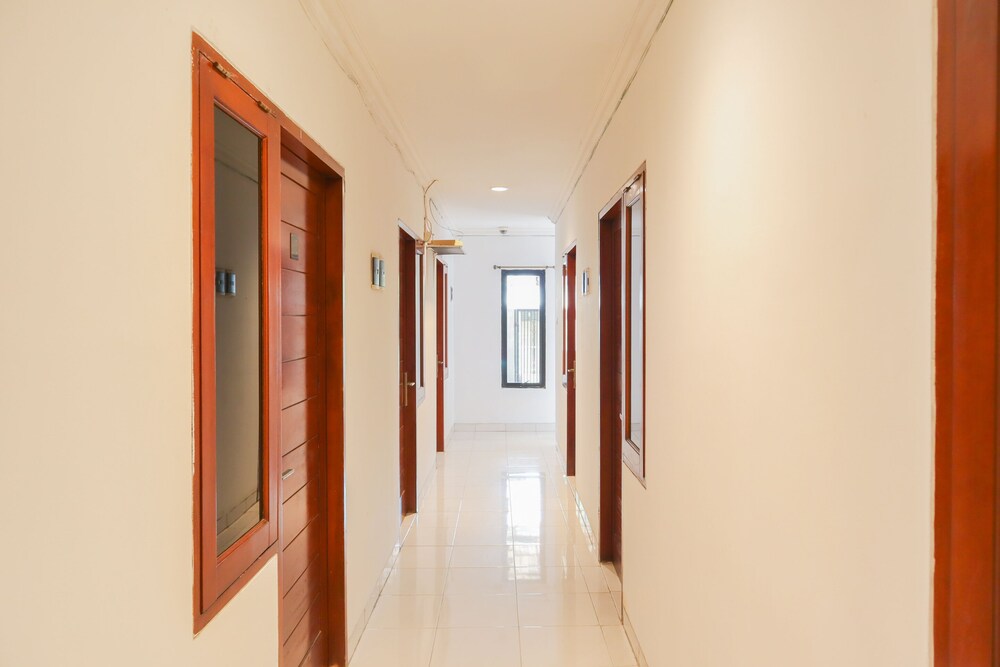 Paulus Residence by OYO Rooms