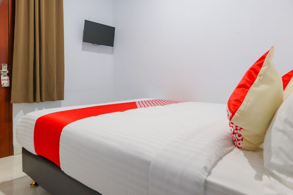 Paulus Residence by OYO Rooms