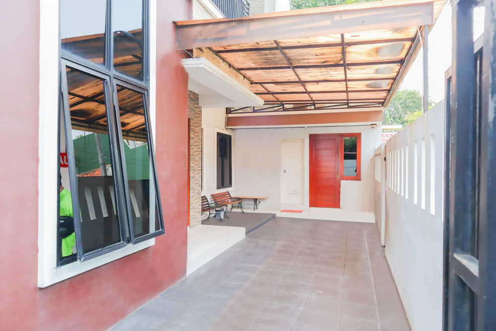 Paulus Residence by OYO Rooms