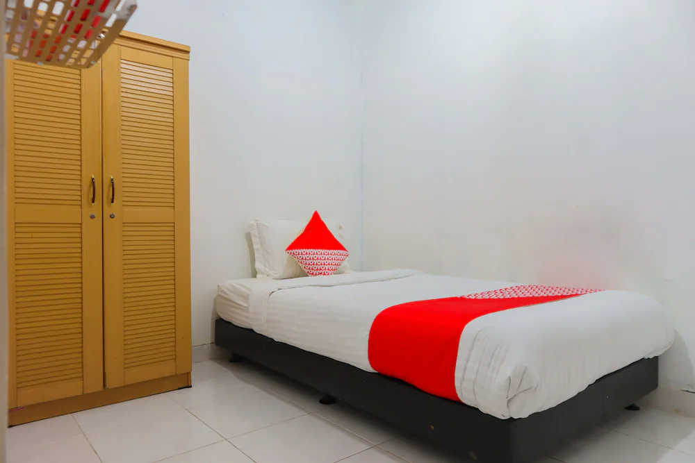 Paulus Residence by OYO Rooms