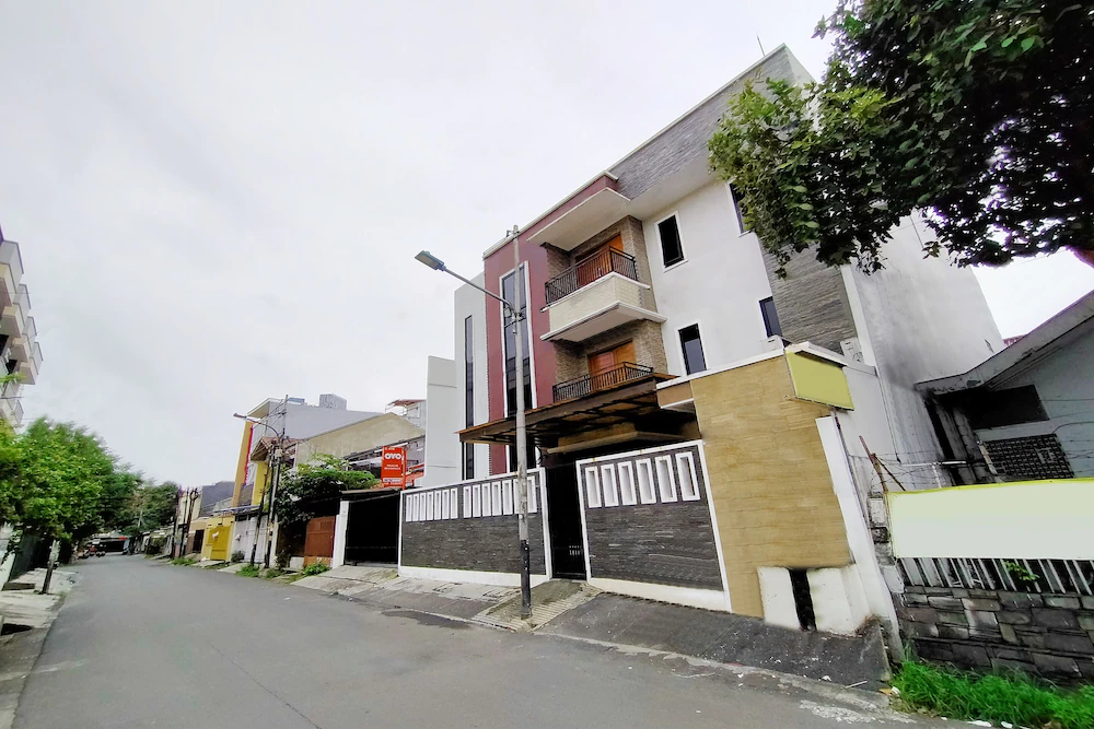 Paulus Residence by OYO Rooms