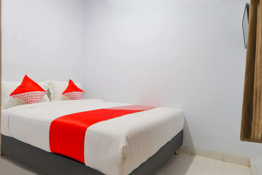 Paulus Residence by OYO Rooms