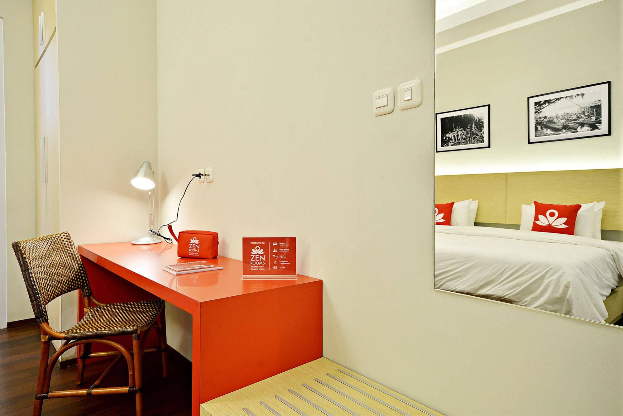 Pejaten Valley Residence by ZEN Rooms