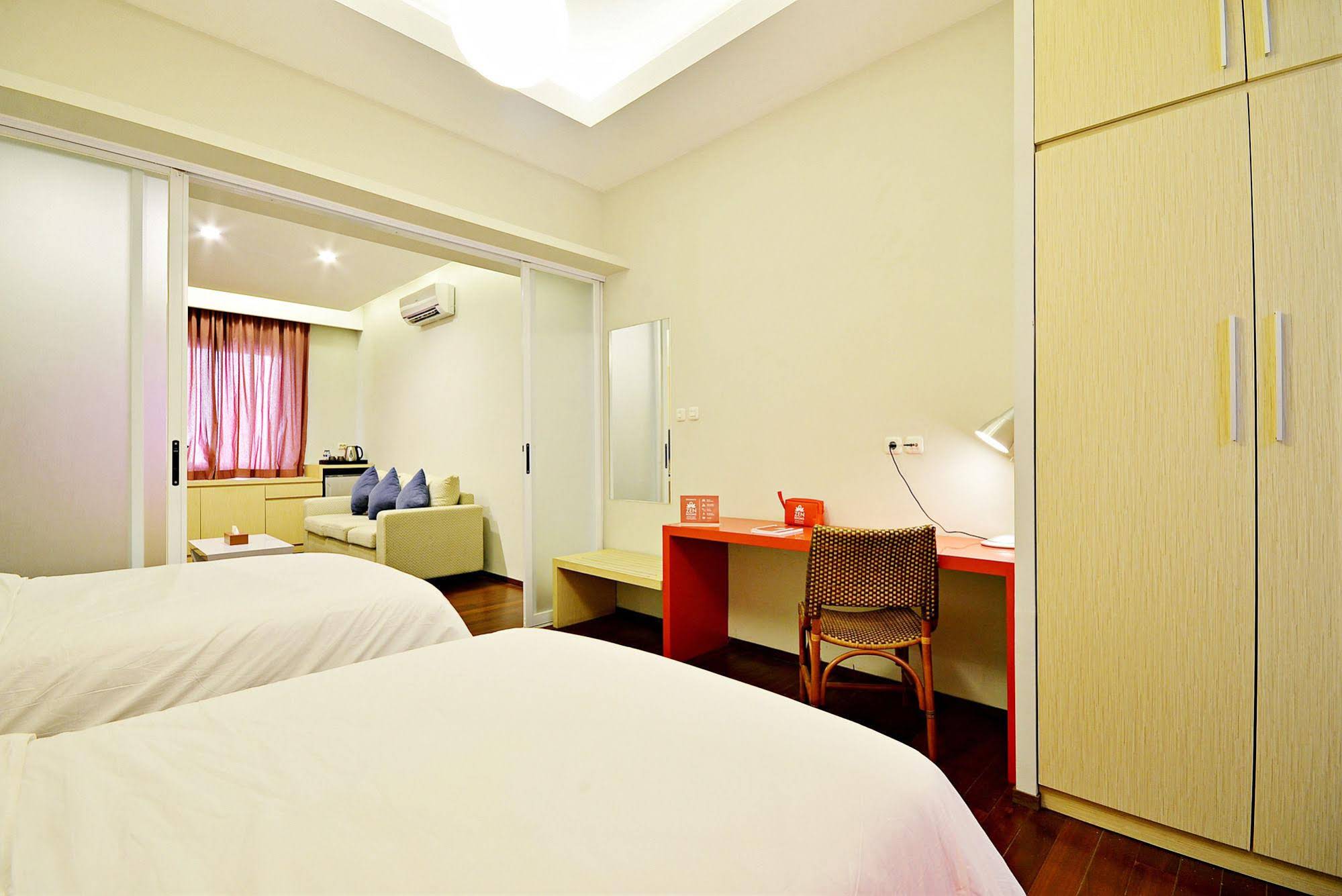 Pejaten Valley Residence by ZEN Rooms