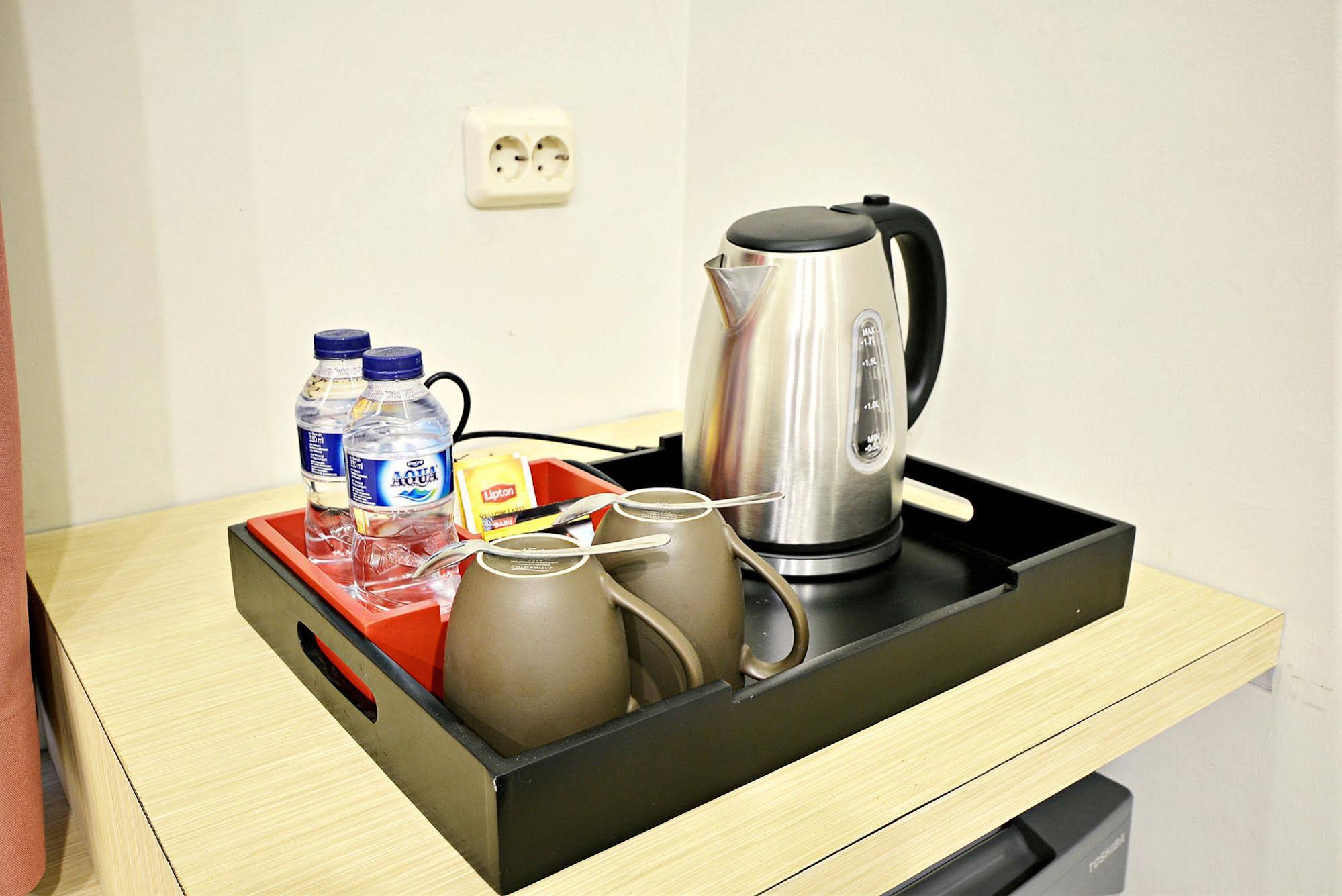 Pejaten Valley Residence by ZEN Rooms