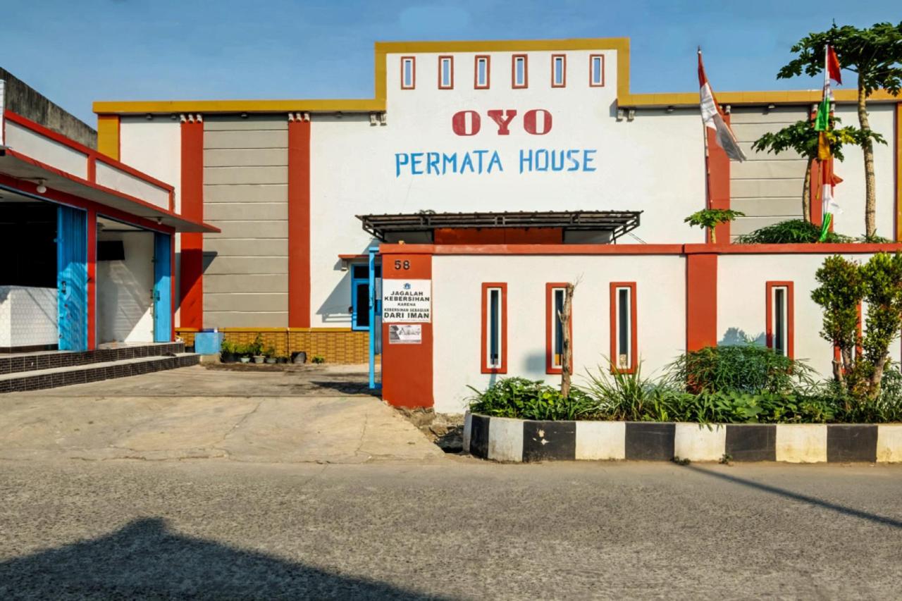 Permata House by OYO Rooms
