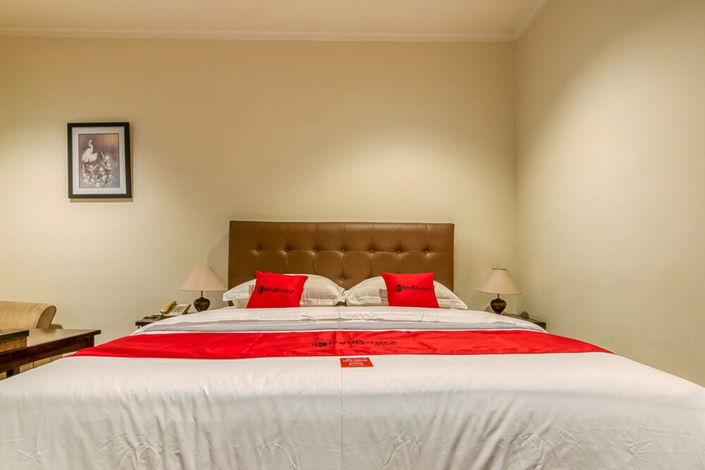 Pinnus Residence By RedDoorz