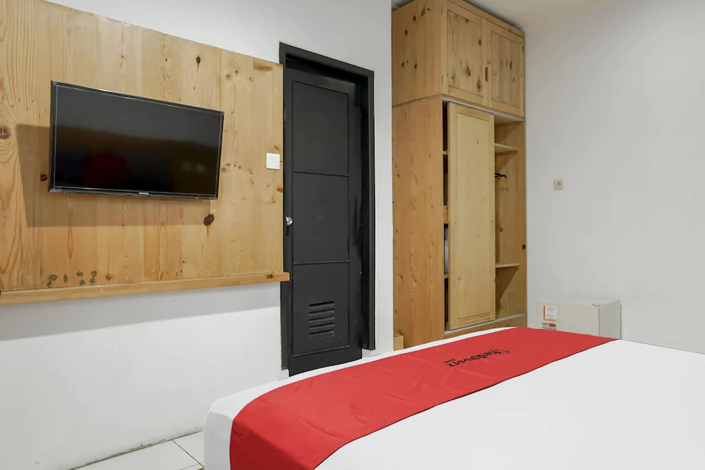 Pinnus Residence By RedDoorz